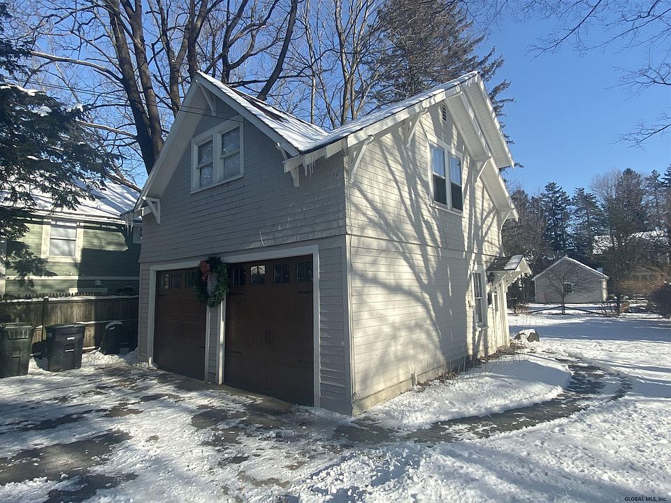 1st image of 206 East Ave
