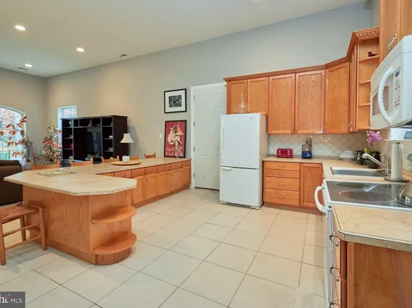 12815 Braddock Rd, Clifton, VA 20124