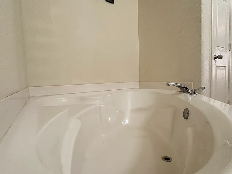 9807 Opal Rock Dr — Photo 20