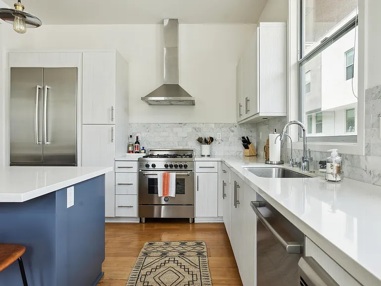2200 Fox Ln — Photo 29