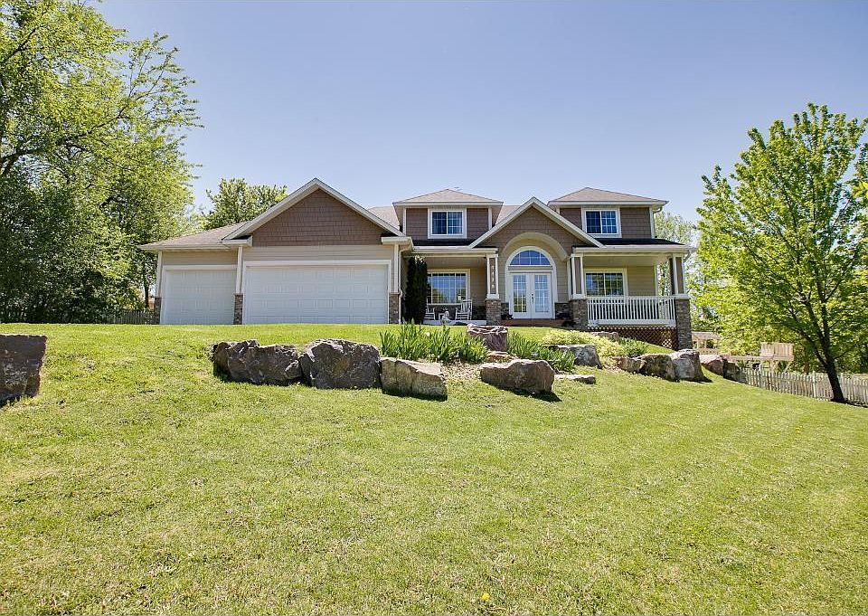 Welcome to your new home at 4479 Overlook Dr SE in Prior Lake MN 55372.  This beauty sits on just an under an acre of land with plenty of trees and nature to enjoy.  Truly one of a kind with many features that you just wont find in any other home.