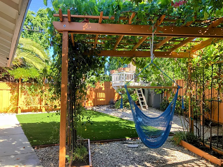 303 Mackenzie Dr — Photo 18