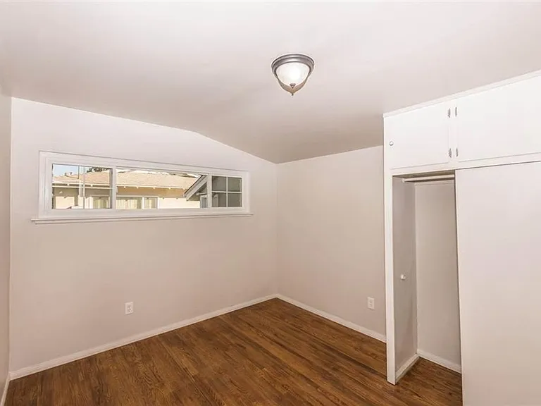 1054 N Grand St — Photo 17