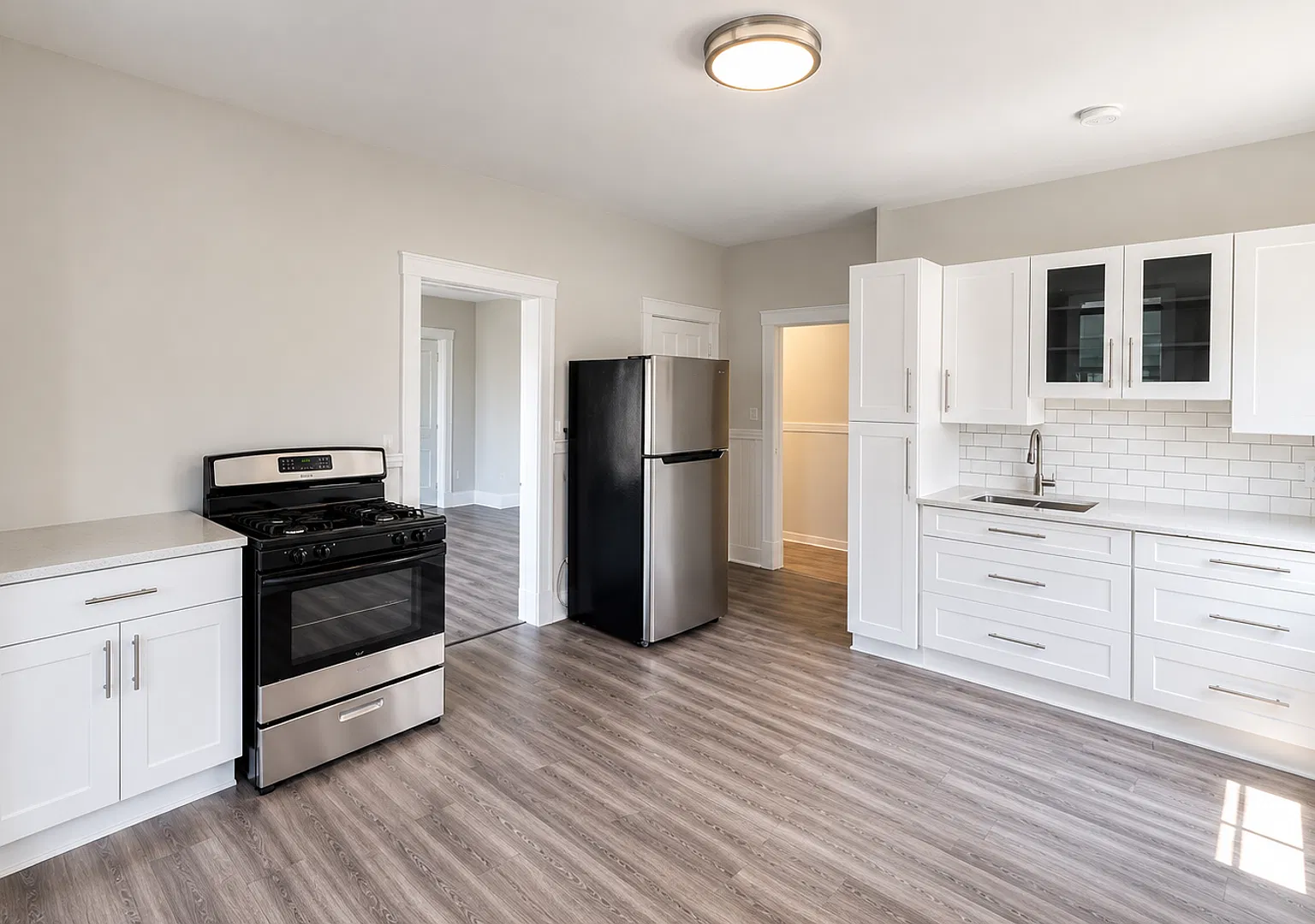 200 Irving Residential — Photo 1