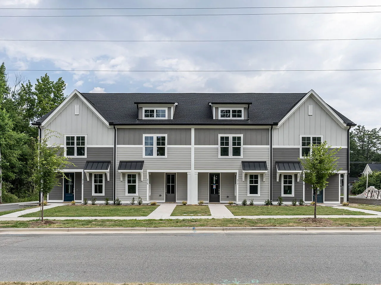 3 bed, $2,100 — Photo 2