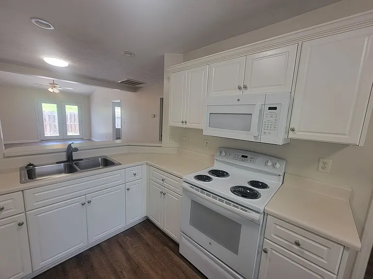 1406 Anna Way — Photo 6