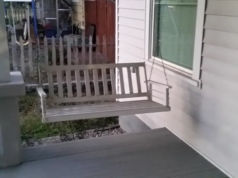 Porch swing
