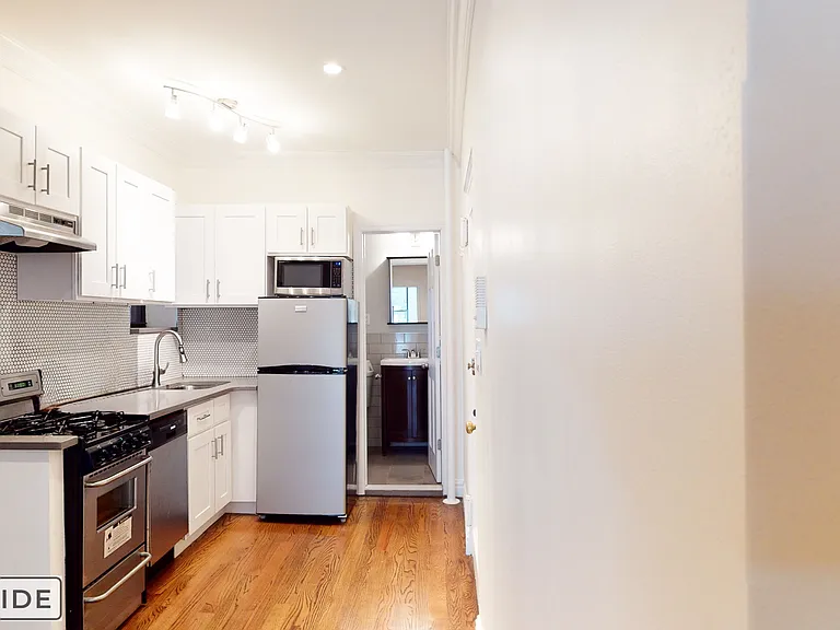 320 E 73rd St #2R — Photo 3