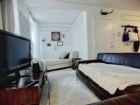 4th image of 170 Steuben St #2