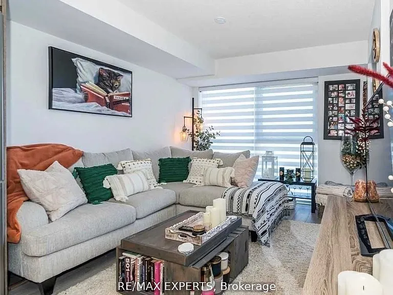 225 Village Green Sq #701 — Photo 4
