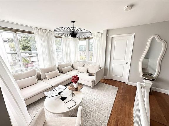 5th image of 43 Roselin Ave #43