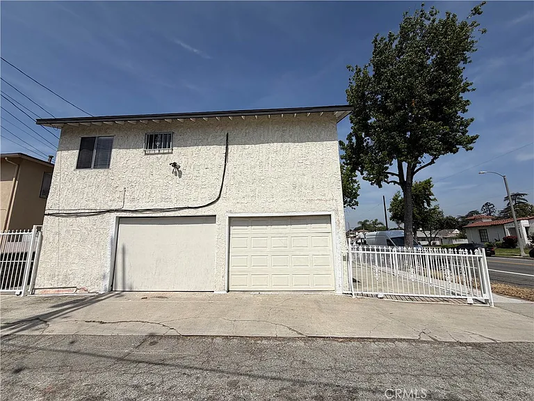 2712 W Hellman Ave — Photo 19
