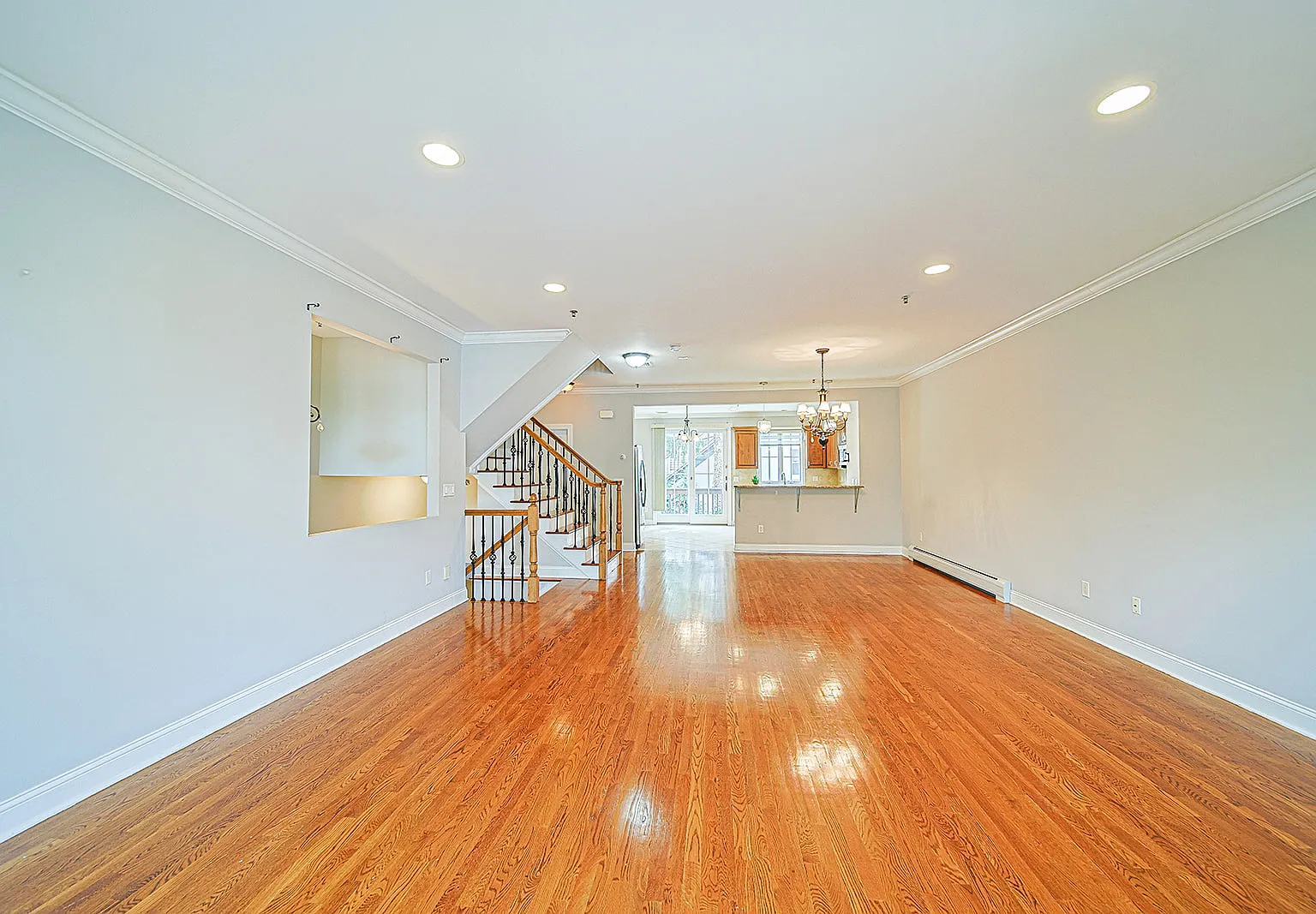 3 bed, 2200 sqft, $4,600 — Photo 4