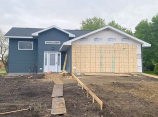 1512 W 10th St, Storm Lake, IA 50588