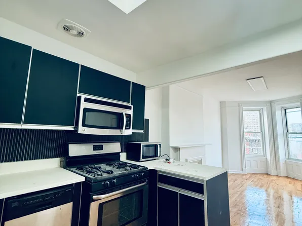 918a Lafayette Avenue image 1 of 10