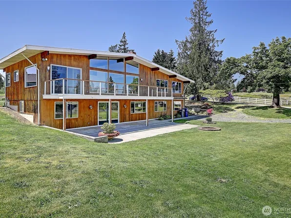 1466 Larkspur Lane, Camano Island, WA 98282