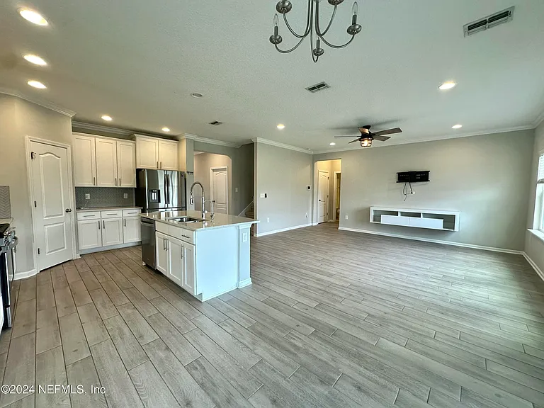 122 Codona Glen Dr — Photo 8
