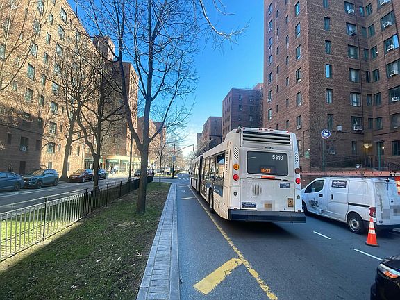 5th image of 1551 Unionport Rd APT 10E