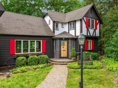 33 Oakwood Trail, Sparta, NJ, 07871