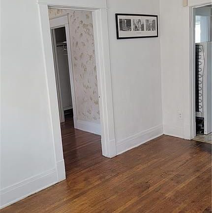 3rd image of 418 Skillen St #4