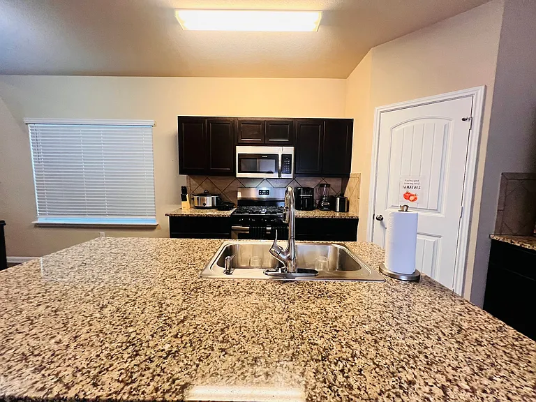 135 Cibolo Creek Dr — Photo 17