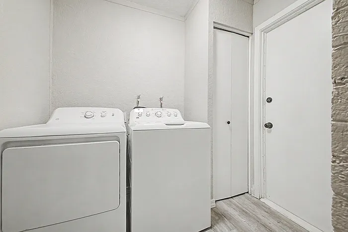 8819 W Avalon Dr — Photo 22