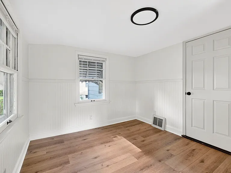 8033 Busiek Ave — Photo 22