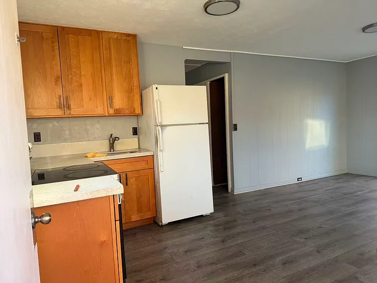 1035 N School St #1 — Photo 2