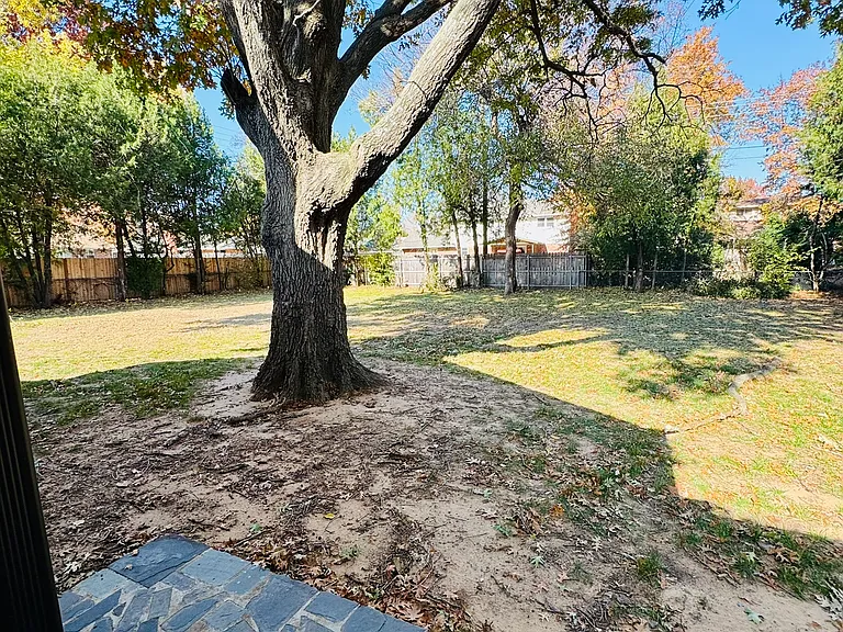 1911 Westbrooke Ter — Photo 10
