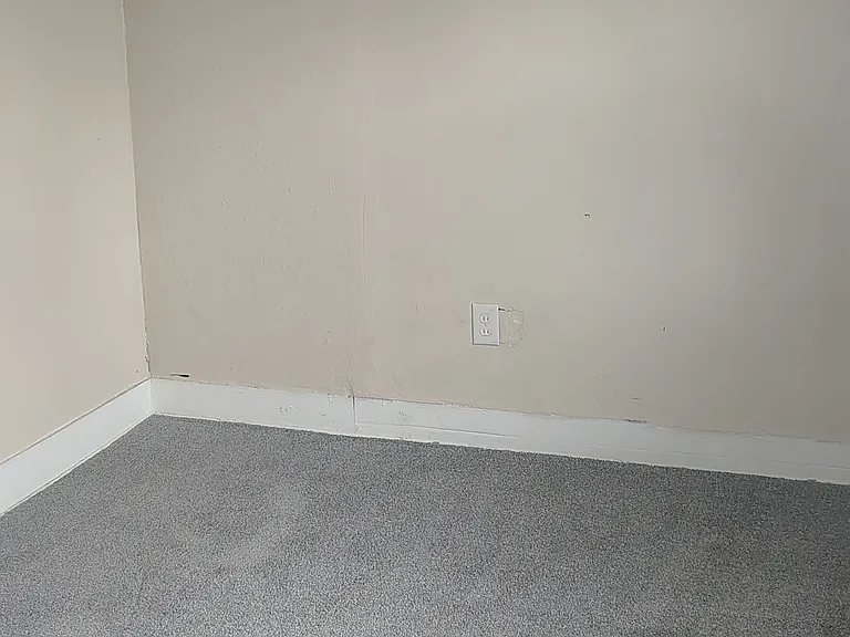 1062 Broadway Ave NW — Photo 19