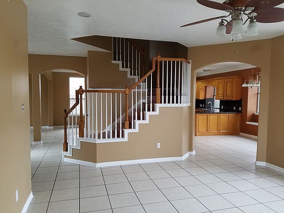 3rd image of 602 Wheelhouse Dr