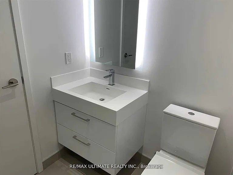 1 Yorkville Ave #1907 — Photo 12