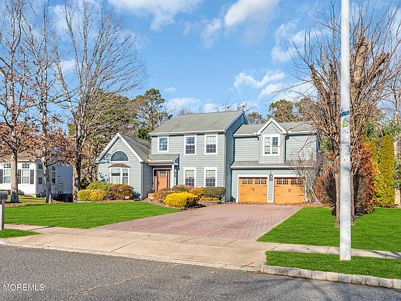 4th image of 121 Grande Woodlands Way