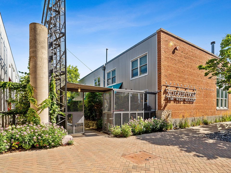 1st image of 1300 W Altgeld St #134