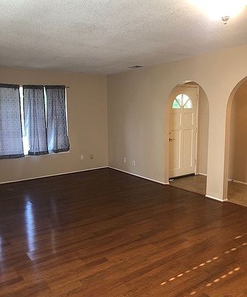 5th image of 132 Dora St
