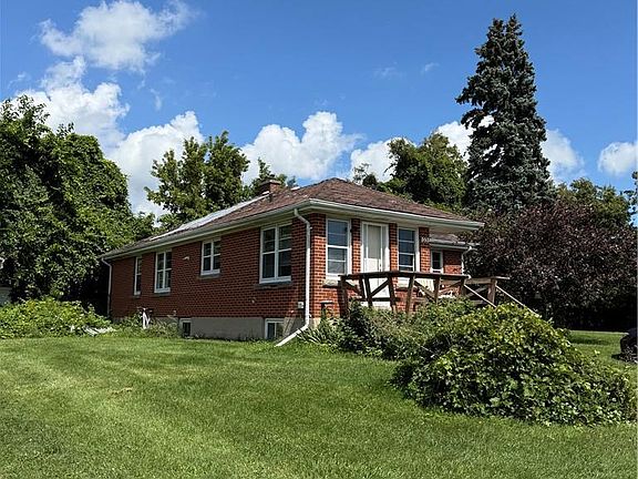 3rd image of 393 Culver Rd