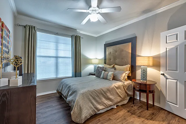 Hickory Point Apartments — Photo 13
