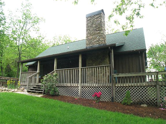 3rd image of 312 Brighton Ln
