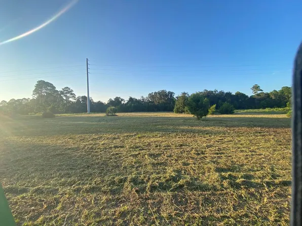 365 Gramercy Plantation Blvd, Eastpoint, FL 32328