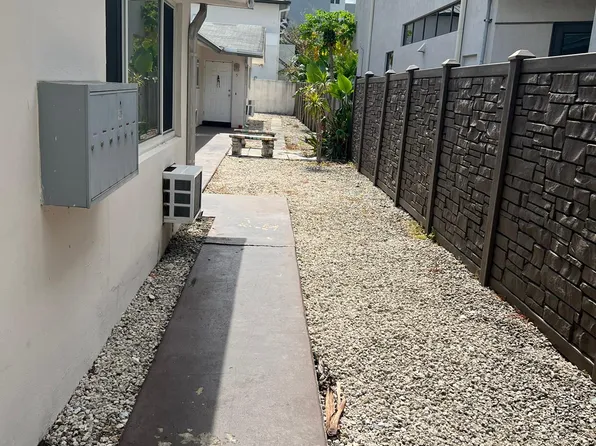 932 NE 16th Ave, Fort Lauderdale, FL 33304