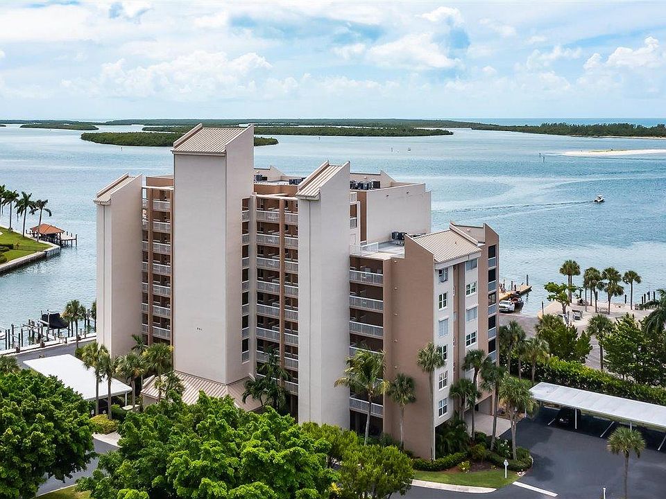 1st image of 901 Collier Ct #5-405