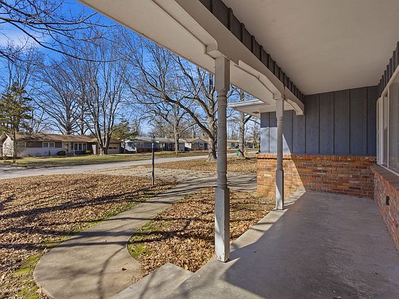 4th image of 2308 S Hampton Ave