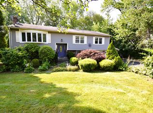272 Jones Hill Rd, West Haven, CT 06516