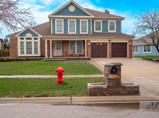 1520 Pinehurst Dr, Darien, IL 60561