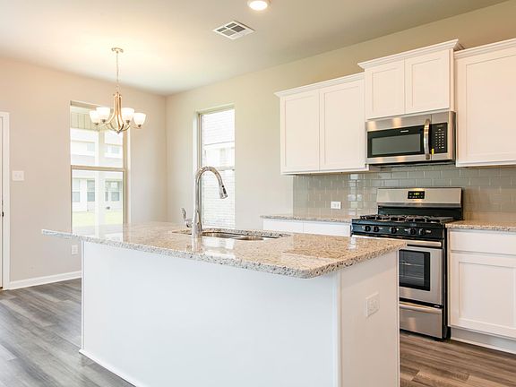 4th image of 203 Voiliere Dr