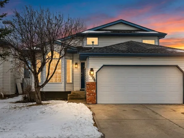 1064 Jones Cres NW, Edmonton, AB T6L 6Y1