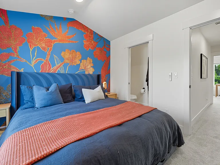 330 NE 58th Ave — Photo 22