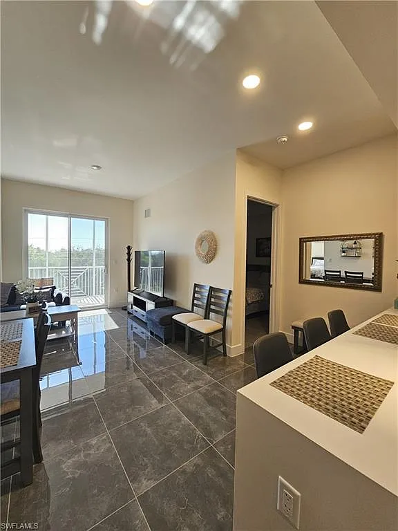 2 bed, 2.0 bath, 986 sqft, $3,500 — Photo 2