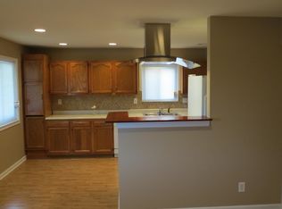 960 E Maxlow Ave, Hazel Park, MI