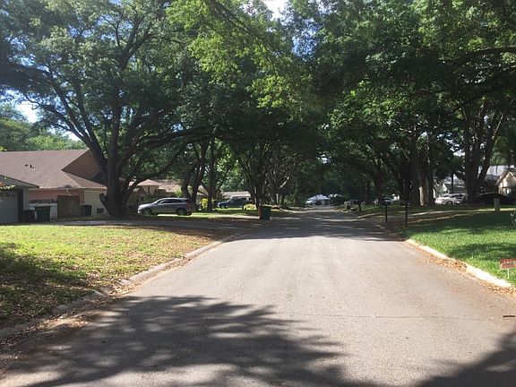 5th image of 4413 White Oak Cir